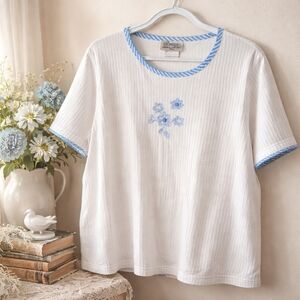 Vintage Tradition Country Collection 22W Embroidered Cottagecore Top White Blue
